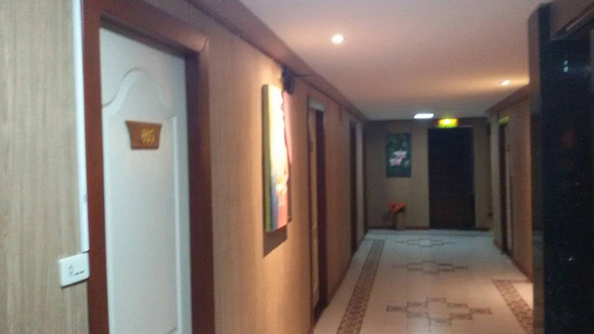 Centro Cnx Hotel Chiang Mai Exterior foto